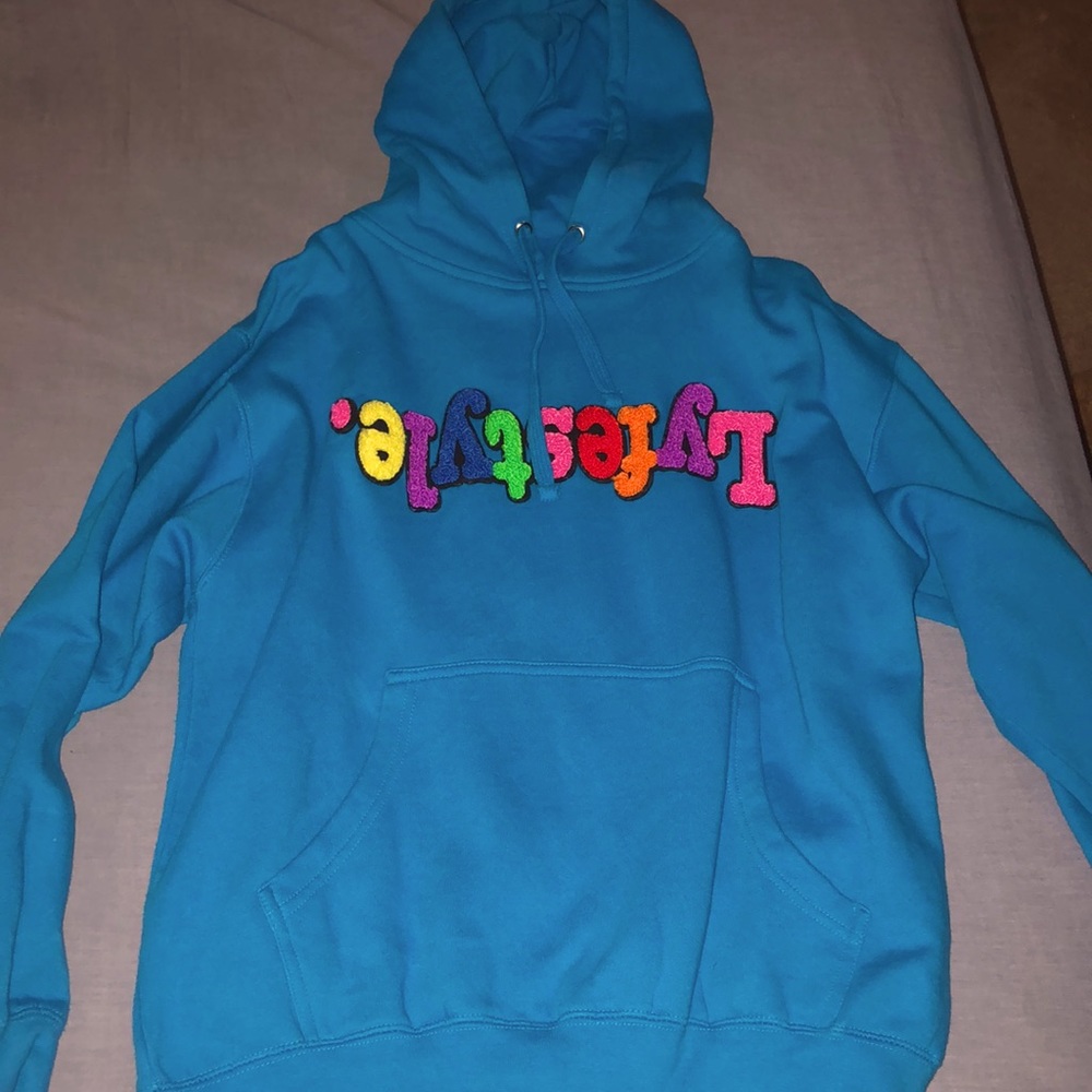 lyfstyle clothing blue sweatshirt with logo